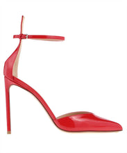 Load image into Gallery viewer, Patent leather pointy-toe pumps
